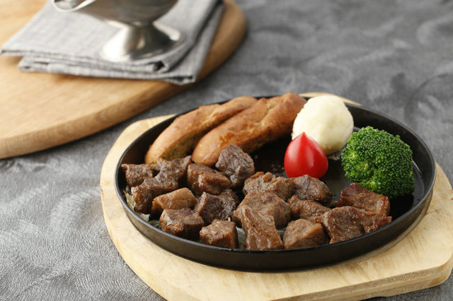 巴贝拉粒粒香草烤牛肉，让爱吃牛肉的朋友一次吃个够 有效期至：2015年6月30日 www.5ikfc.com